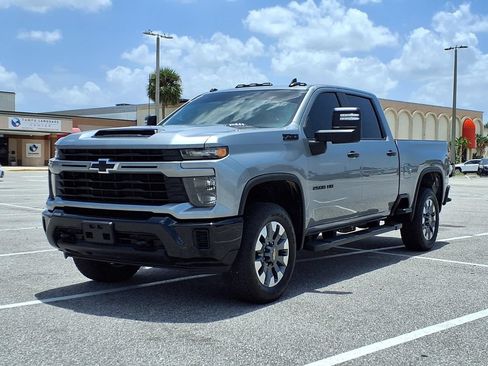 Used 2024 Chevrolet Silverado 2500 Custom w/ Custom Value Package AWD/4WD image 3