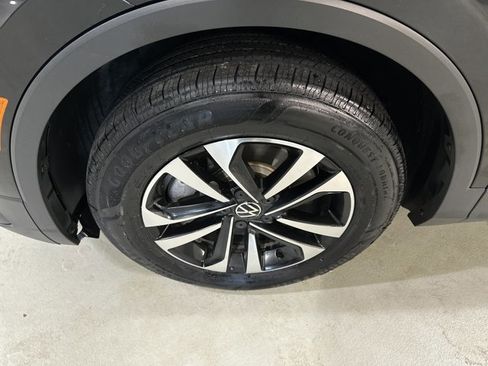 Certified 2023 Volkswagen Tiguan S image 11