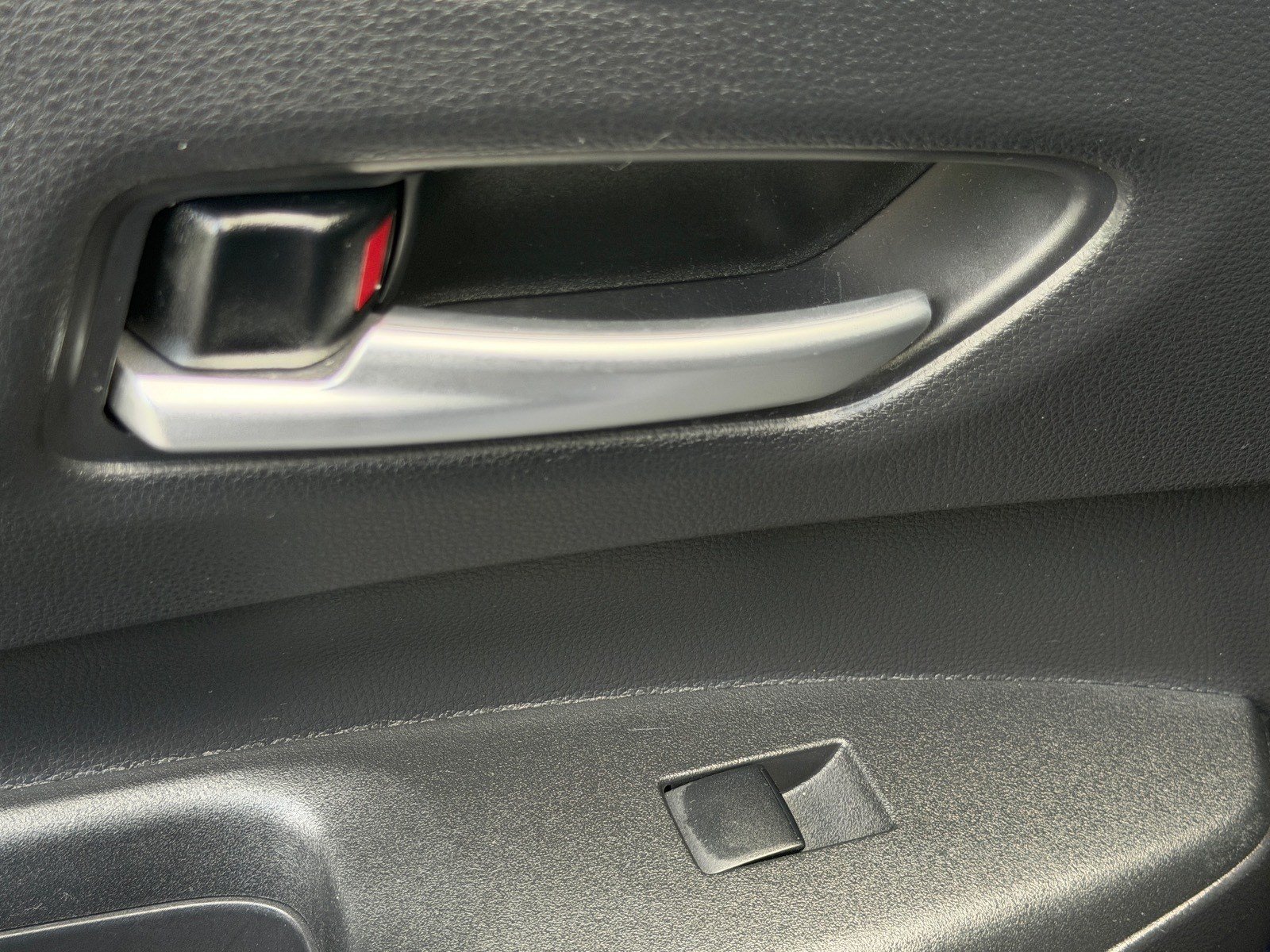 Used 2020 Toyota Corolla LE FWD image 21