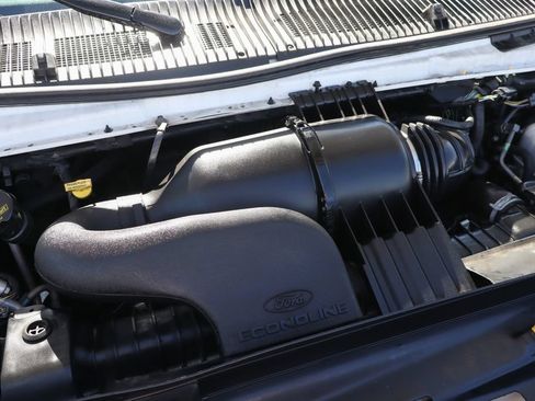 Used 2015 Ford E-450 and Econoline 450 Super Duty RWD image 16