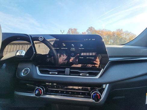 New 2026 Chevrolet Equinox LT w/ Convenience Package II image 17