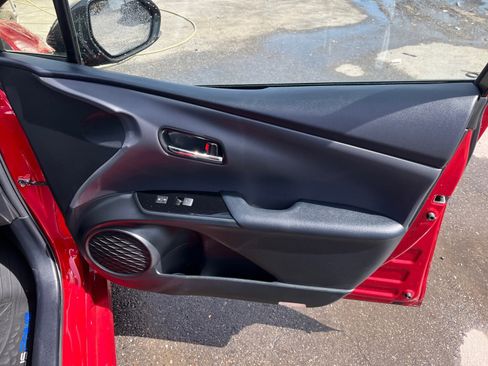 Used 2019 Toyota Prius Prime Plus image 17