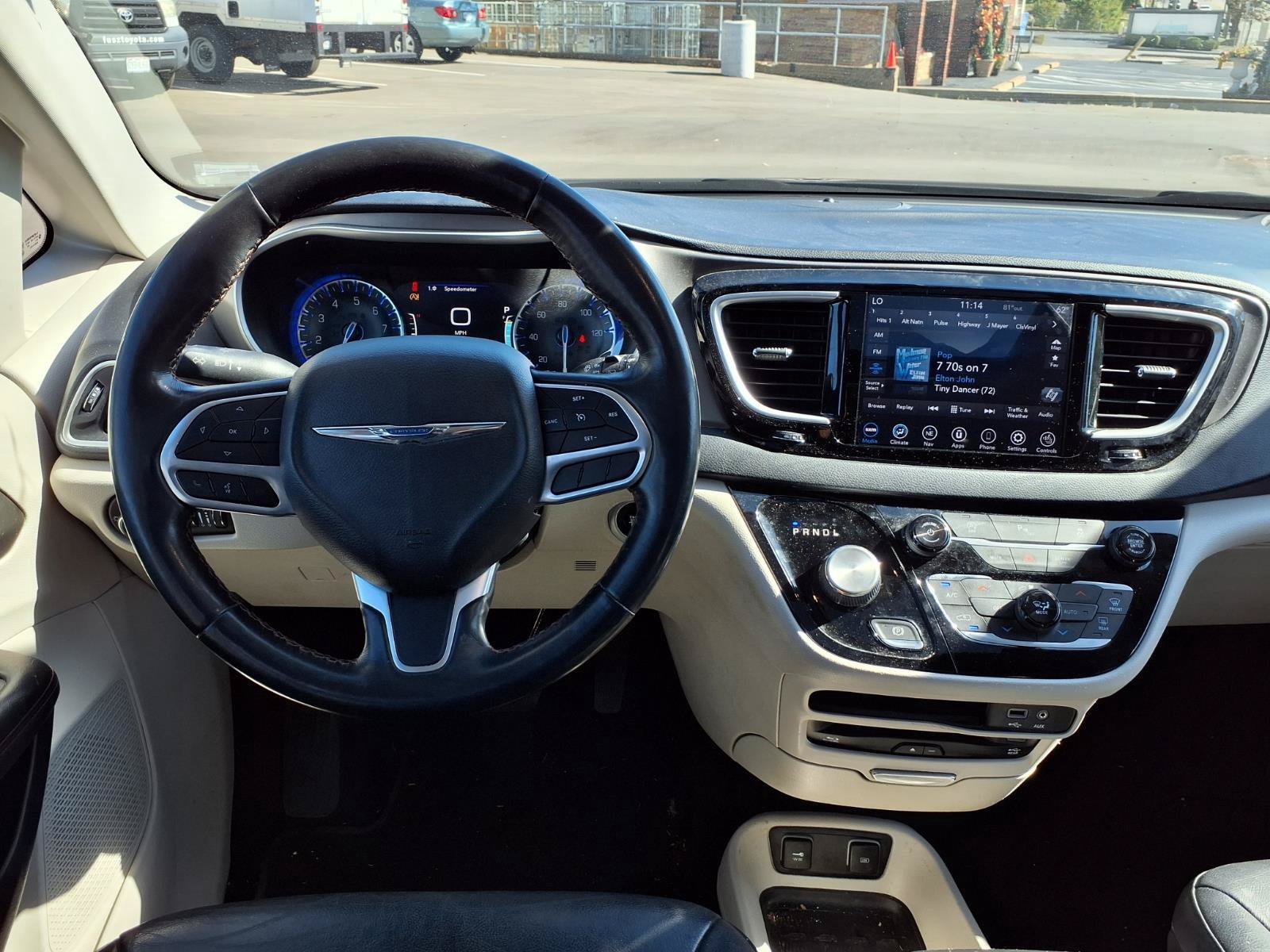 Used 2020 Chrysler Pacifica Touring-L Plus w/ Tire & Wheel Group FWD image 5