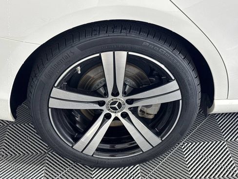 Used 2023 Mercedes-Benz C 300 Sedan image 18