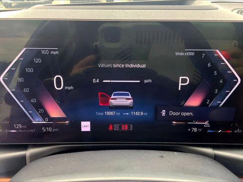 Used 2023 BMW 330i Sedan w/ Premium Package image 23