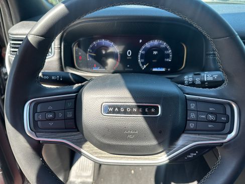 Used 2024 Jeep Wagoneer Series II w/ Flexible Seating Group RWD image 25