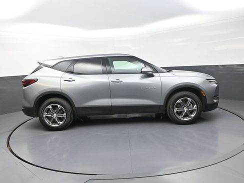 Used 2025 Chevrolet Blazer LT FWD image 27