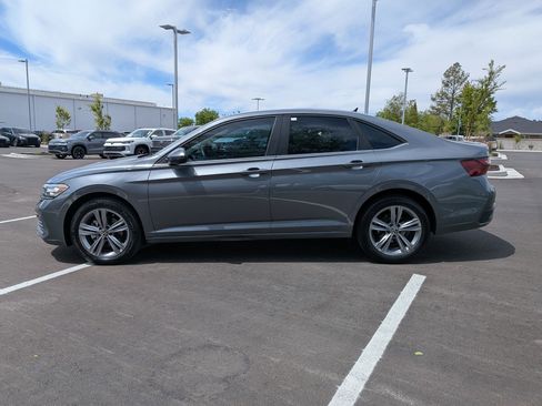 Used 2024 Volkswagen Jetta SE w/ Panoramic Sunroof Package FWD image 10