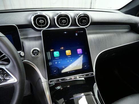 Certified 2026 Mercedes-Benz GLC 300 4MATIC image 19