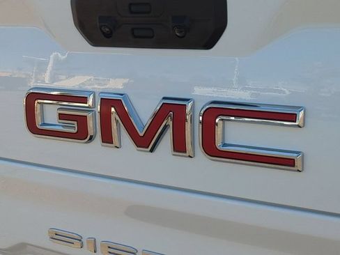 New 2026 GMC Sierra 1500 AT4 w/ AT4 Premium Package AWD/4WD image 32