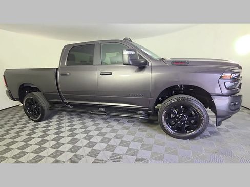 Used 2025 RAM 2500 Big Horn AWD/4WD image 35