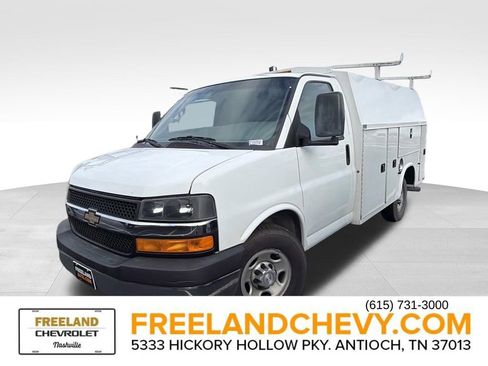 Used 2016 Chevrolet Express 3500 image 5