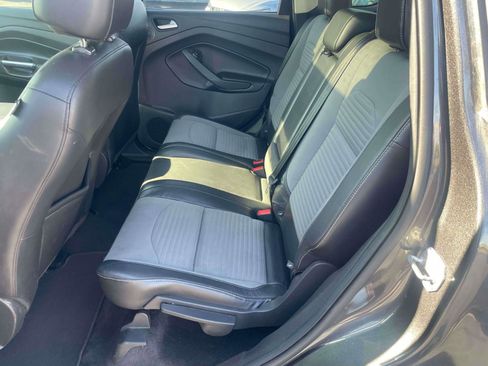 Used 2017 Ford Escape SE w/ Equipment Group 201A image 6