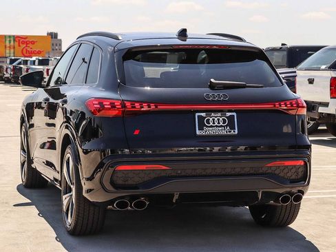 New 2026 Audi SQ5 Premium Plus AWD/4WD image 6