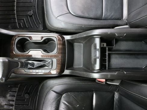 Used 2016 GMC Canyon SLT image 33