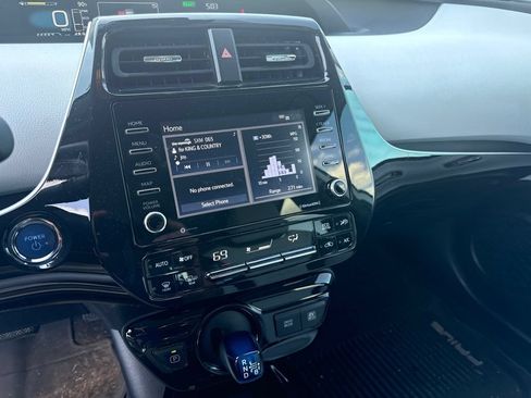 Certified 2021 Toyota Prius XLE AWD/4WD image 7
