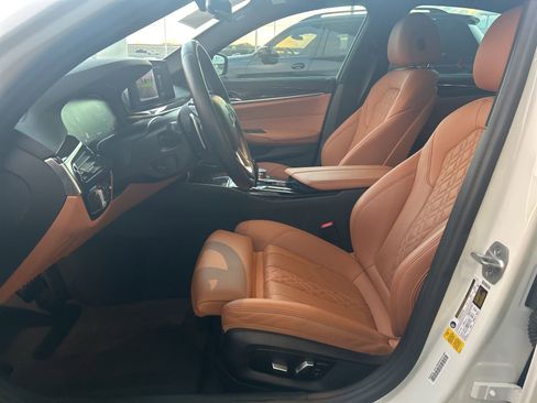 Used 2021 BMW 530i w/ Convenience Package image 4