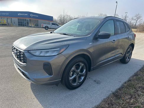 Used 2024 Ford Escape ST-Line w/ Tech Pack #1 AWD/4WD image 2