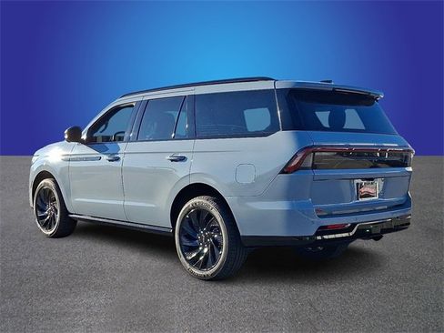 New 2025 Lincoln Navigator Reserve w/ Jet Appearance Package image 4