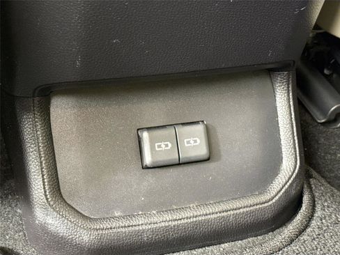 Certified 2023 Toyota Highlander XLE image 41