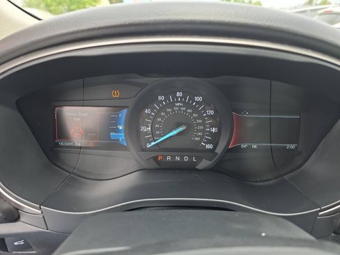 Used 2018 Ford Fusion SE FWD image 15