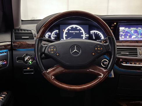 Used 2011 Mercedes-Benz S 550 4MATIC image 31