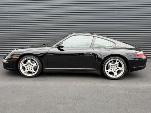 Used 2006 Porsche 911 Carrera RWD image 2