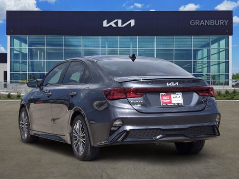Used 2023 Kia Forte GT-Line w/ GT-Line Technology Package FWD image 4