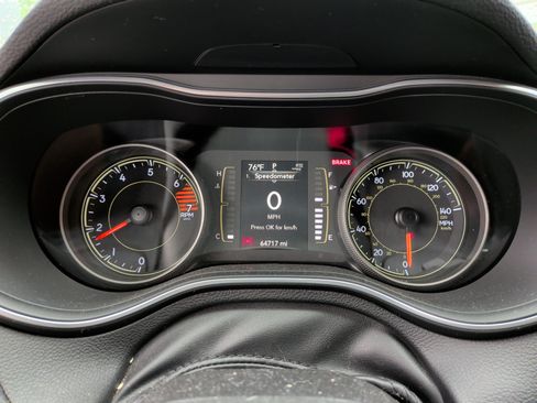 Used 2021 Jeep Cherokee Latitude Plus w/ Sun & Sound Group FWD image 18