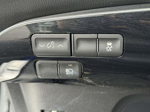 Used 2017 Toyota Prius Four Touring FWD image 22