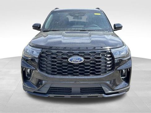 New 2026 Ford Explorer ST-Line image 2