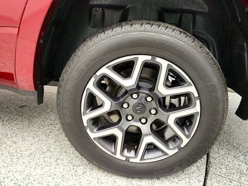 Used 2025 RAM 1500 Laramie image 9