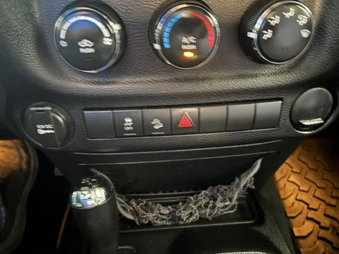 Used 2013 Jeep Wrangler Sport w/ Connectivity Group image 14