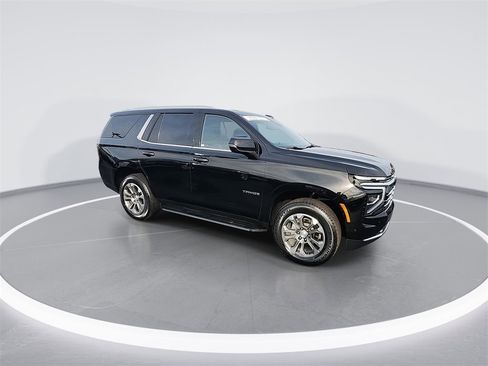 Used 2025 Chevrolet Tahoe LT w/ Comfort Package image 2
