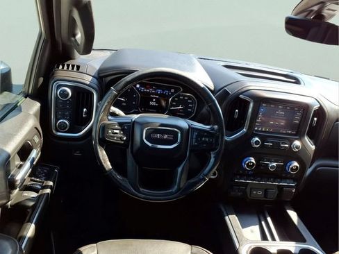 Used 2020 GMC Sierra 3500 AT4 w/ AT4 Premium Package AWD/4WD image 4