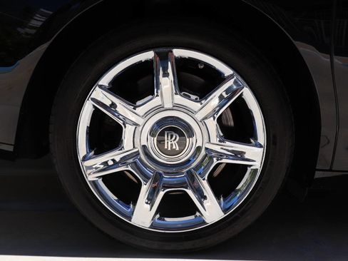 Used 2010 Rolls-Royce Ghost image 12