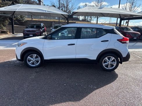 Used 2018 Nissan Kicks S image 5