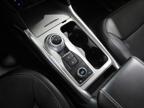 Certified 2022 Ford Explorer Limited w/ Equipment Group 301A image 16