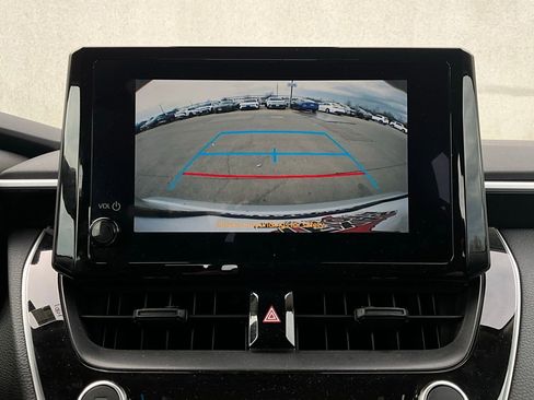 Used 2025 Toyota Corolla LE image 27