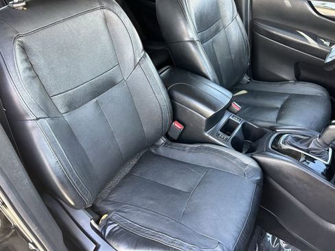 Certified 2017 Nissan Rogue Sport SL FWD image 11