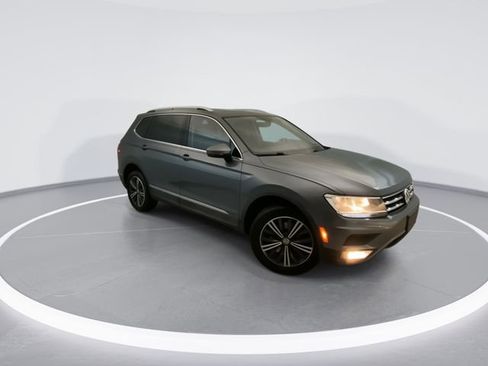 Used 2018 Volkswagen Tiguan SEL AWD/4WD image 8