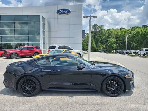 Used 2018 Ford Mustang Coupe RWD image 5