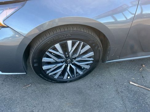 Used 2025 Nissan Altima 2.5 SV image 29