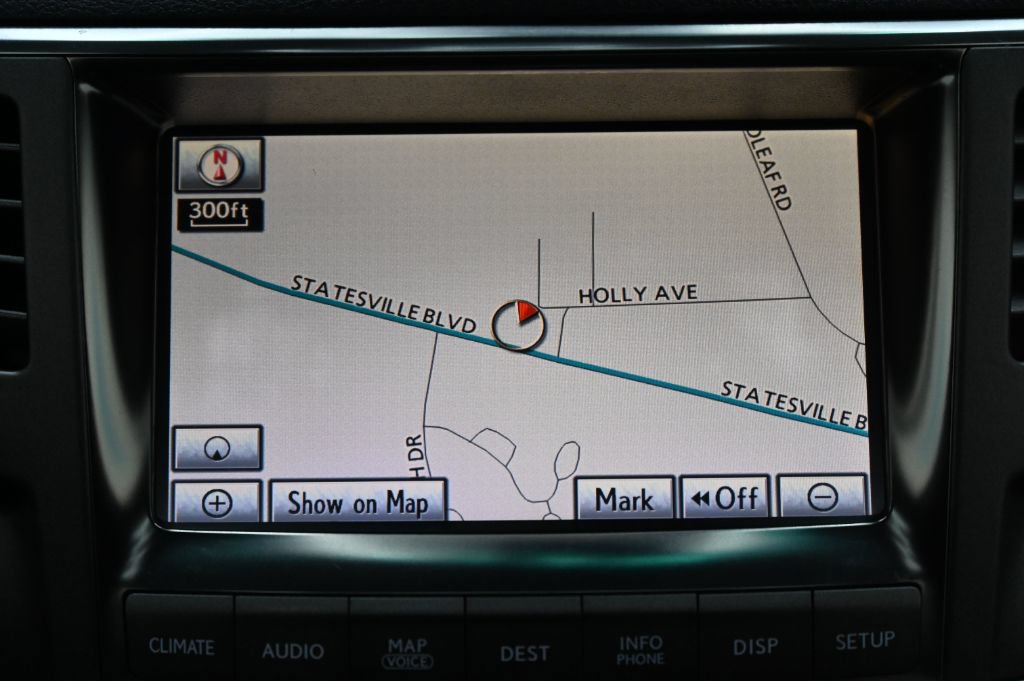 Used 2011 Lexus LX 570 4WD w/ Luxury Pkg image 29
