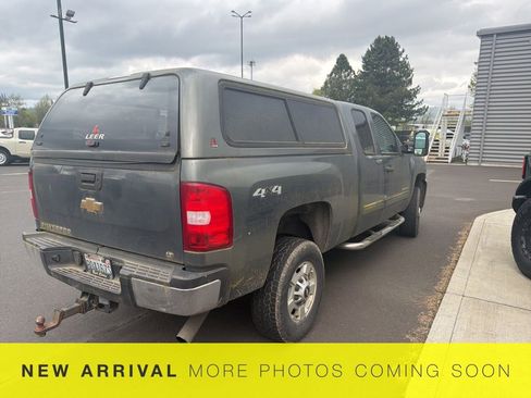 Used 2011 Chevrolet Silverado 2500 LT w/ Interior Plus Package image 8