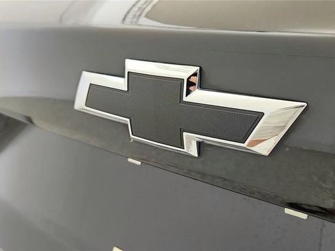 Used 2024 Chevrolet Trax RS w/ Sunroof Package FWD image 16