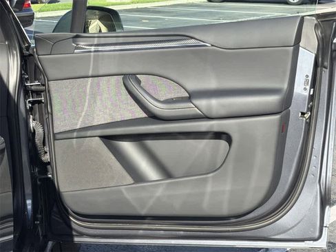 Used 2022 Tesla Model X Plaid image 40