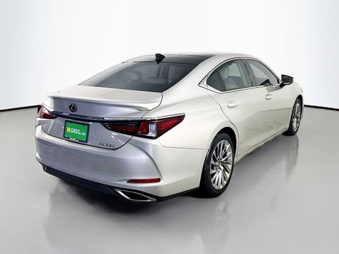 Used 2022 Lexus ES 350 Ultra Luxury w/ Accessory Package 2 FWD image 10