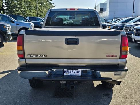 Used 2003 GMC Sierra 2500 SLT w/ SLT Preferred Equipment Group image 4