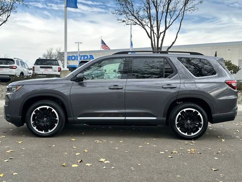 New 2026 Honda Pilot Touring image 7